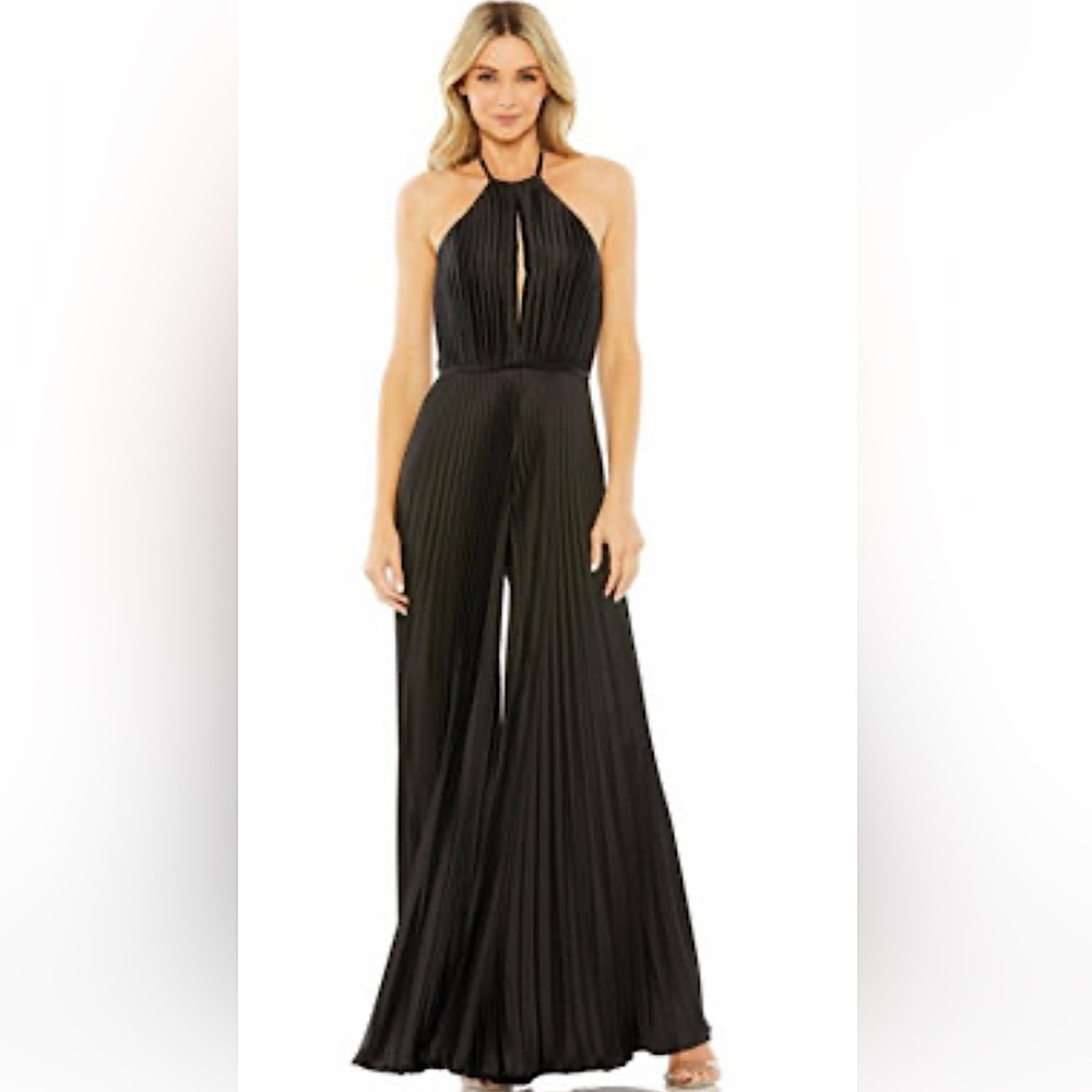 New Mac Duggal Halter Ieena 
Neck Keyhole Detail Pleated Jumpsuit